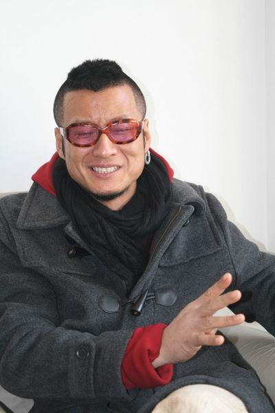 孙兴情人节忙读《水浒》最钟情角色是老虎(图)