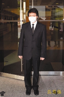 香港男教师与12岁女生发生关系300多次受审