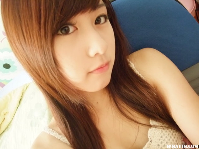 台湾网络爆红美女nini妮妮粉红自拍