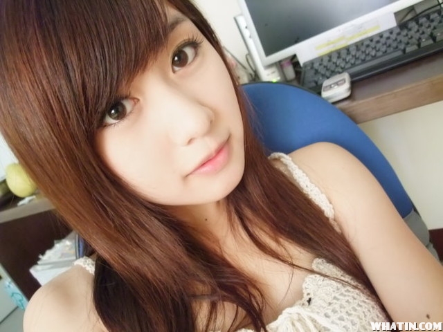 台湾网络爆红美女nini妮妮粉红自拍